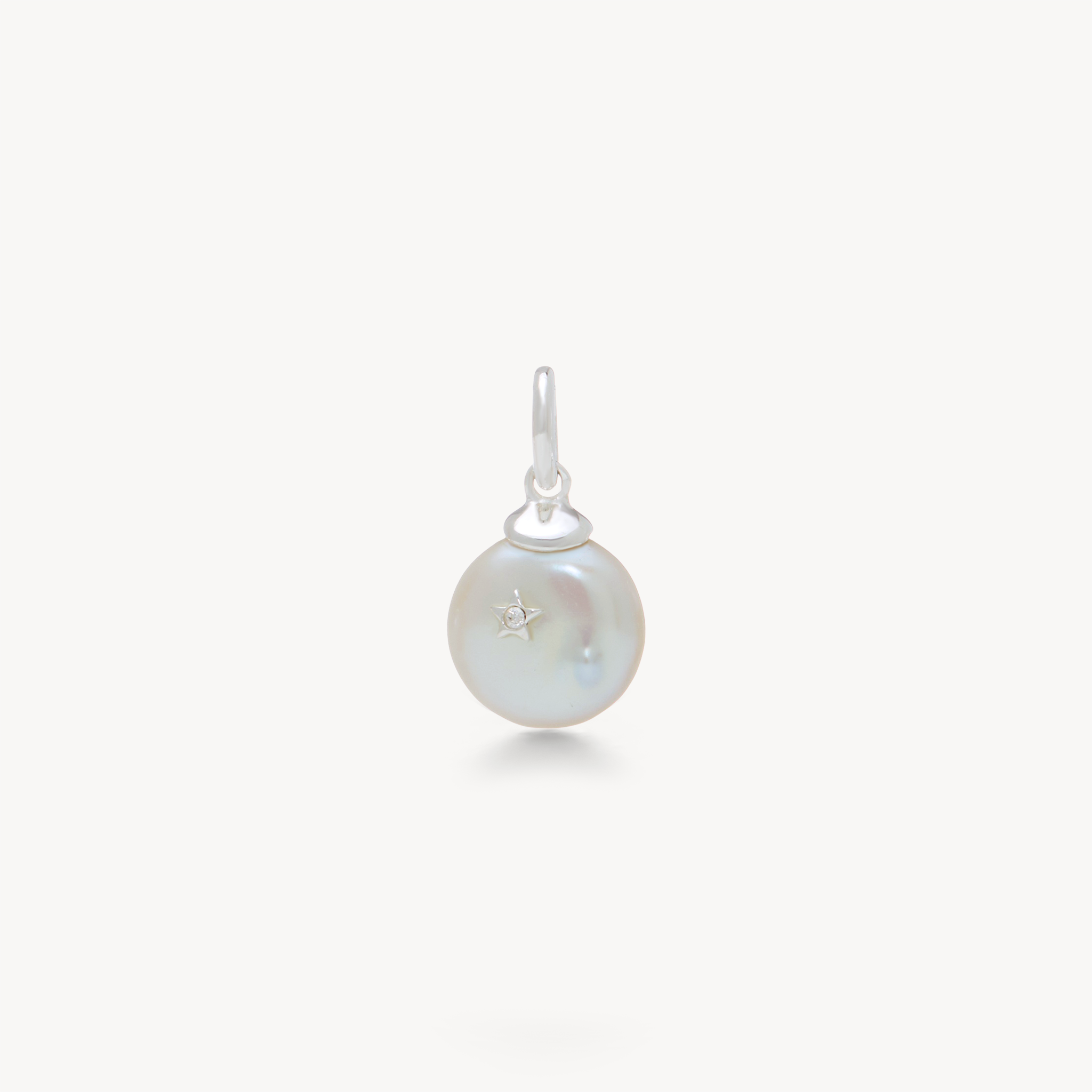 Deep Pearl Charm Silver