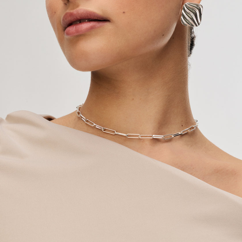Era Chain Necklace in Silver on model
