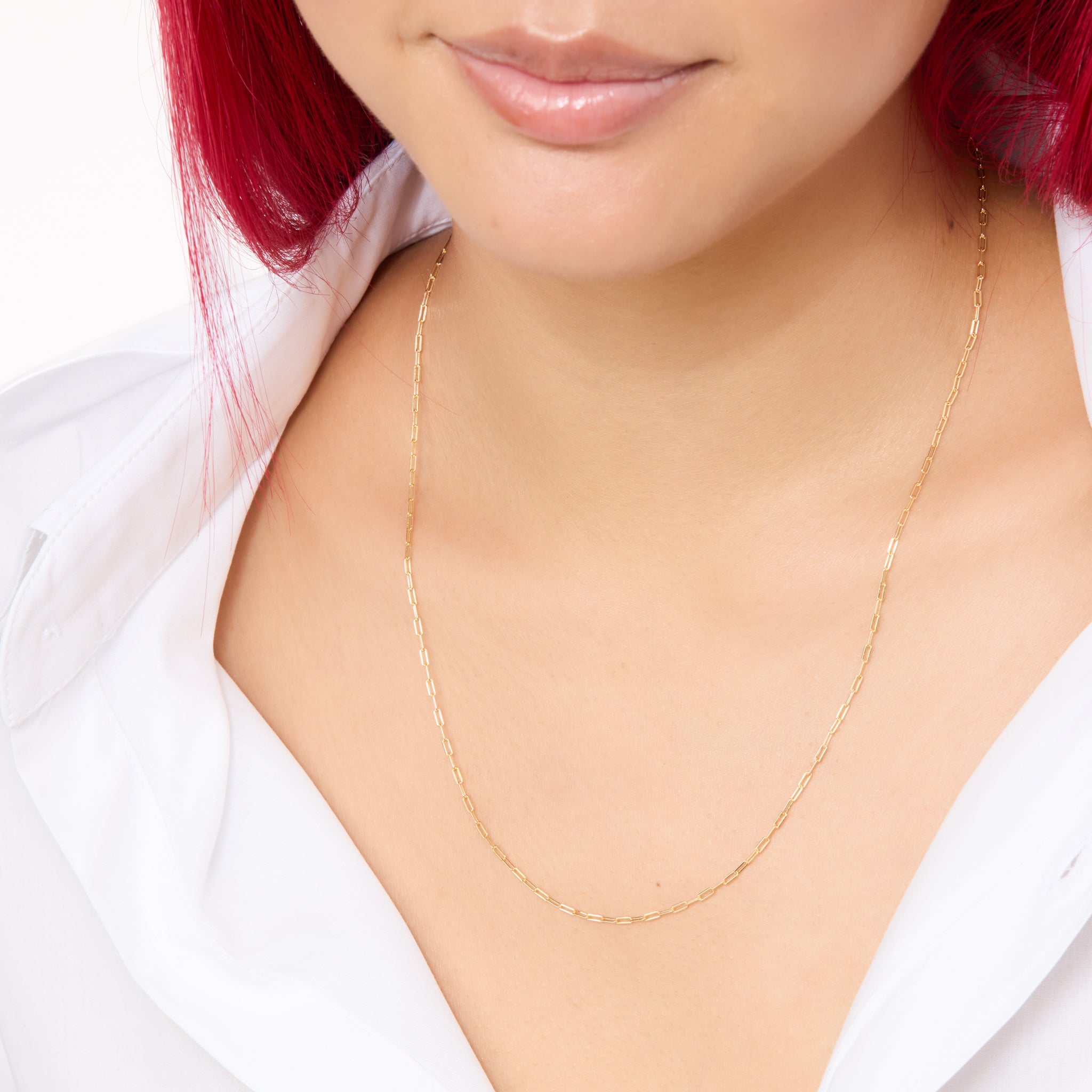 Essential Clip Chain Necklace Gold on model