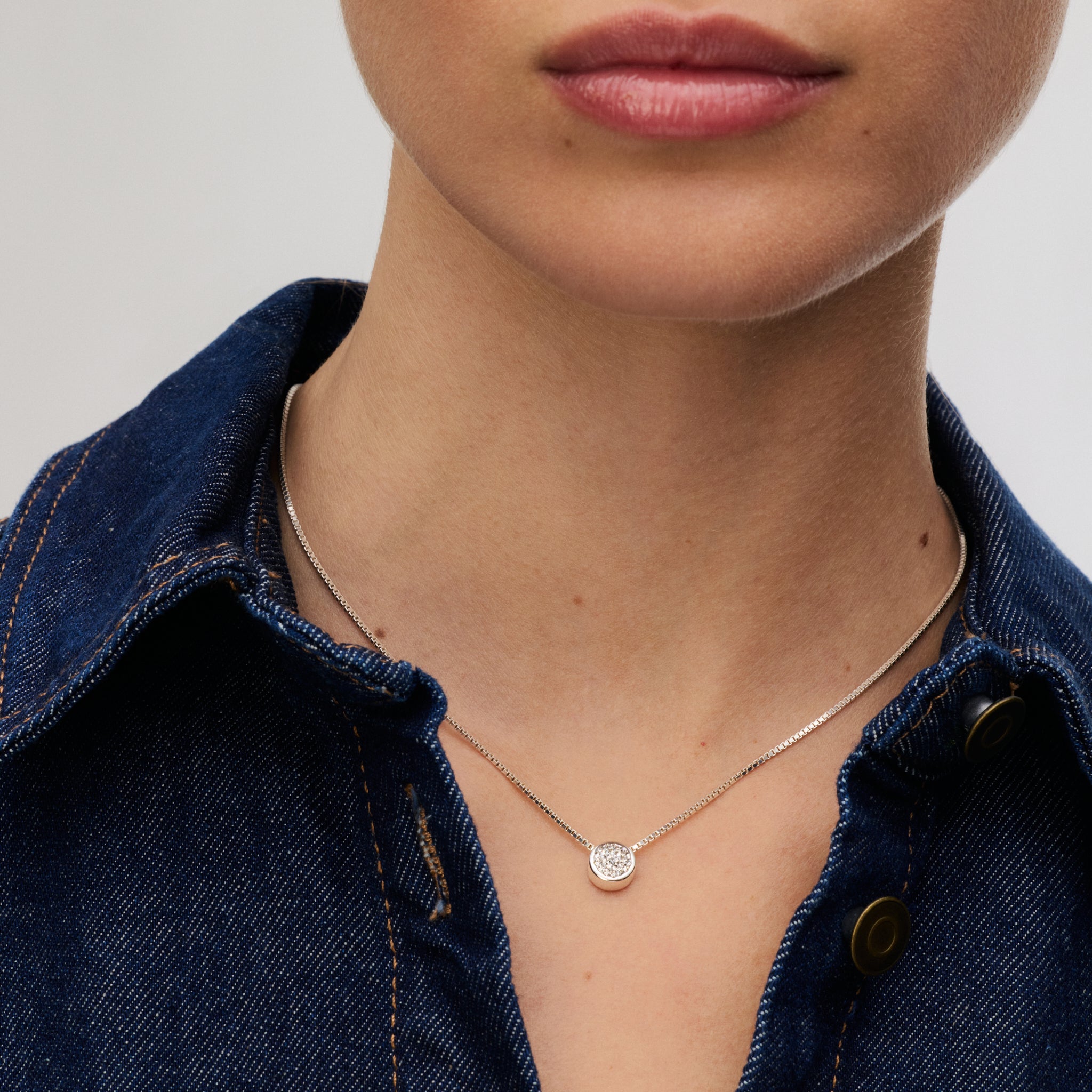 Sparkle Bezel Necklace White