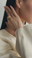 Drift Ring in Gold on model video
